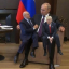 Лукашенко на коленях у Путина 1